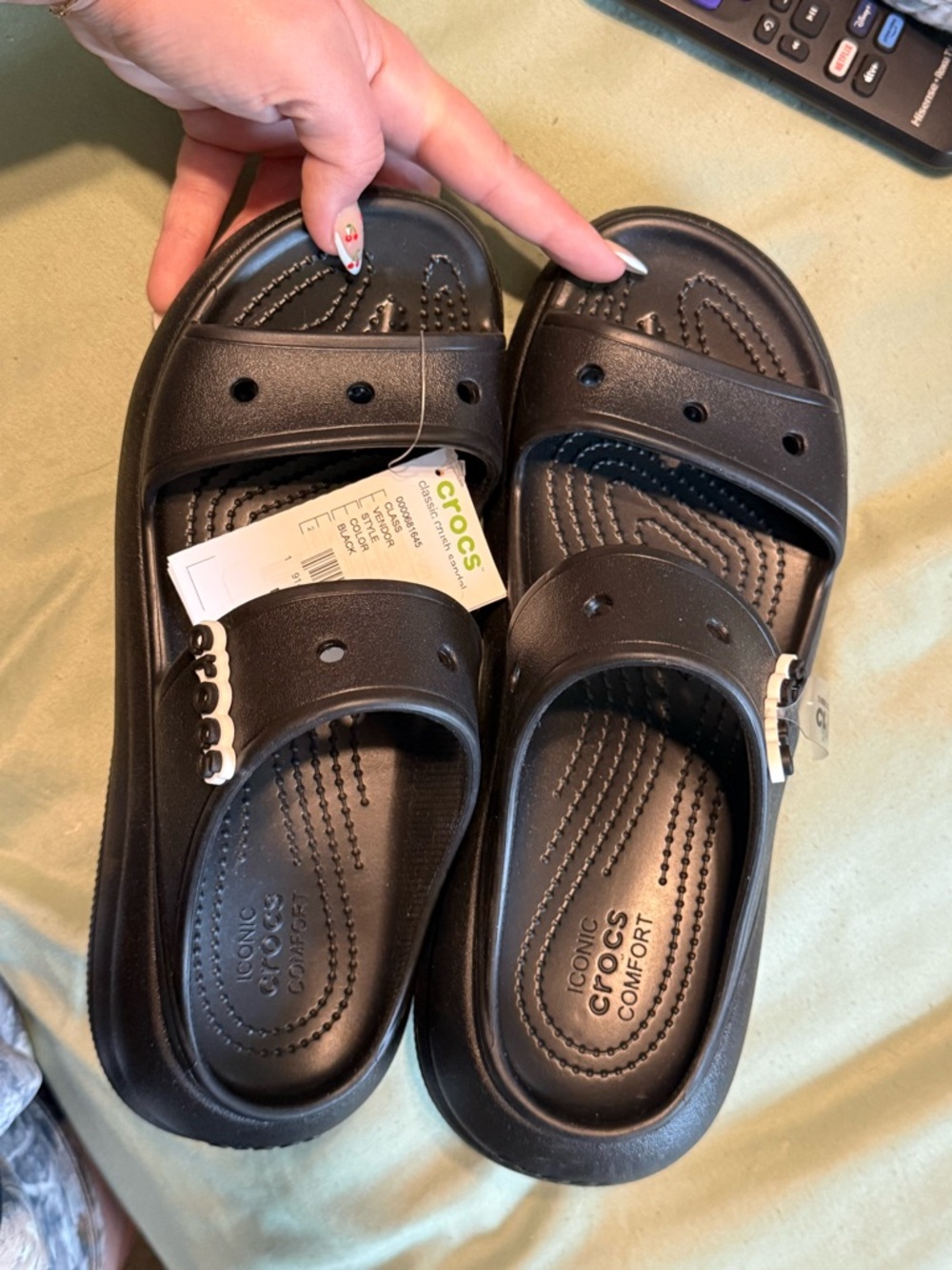 CROCS Black Iconic Comfort Slip-On Sandal Slides Men’s 8/Women’s 10